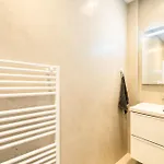 Moderne Avec Piscine Holiday home Beaucaire (Gard)
