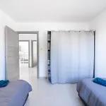 Moderne Avec Piscine Beaucaire (Gard)