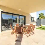 Moderne Avec Piscine Holiday home Beaucaire (Gard)