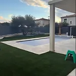 Moderne Avec Piscine Holiday home Beaucaire (Gard)