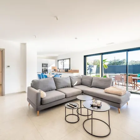 Moderne Avec Piscine