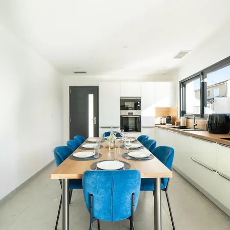 Moderne Avec Piscine * Beaucaire (Gard)