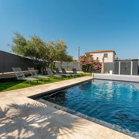Equipee Piscine Camargue * Beaucaire