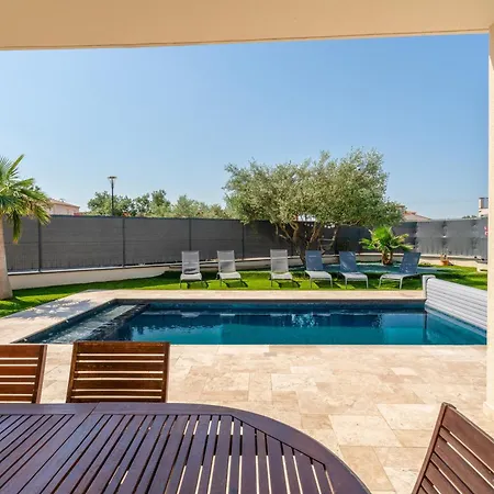 בית נופש Equipee Piscine Camargue