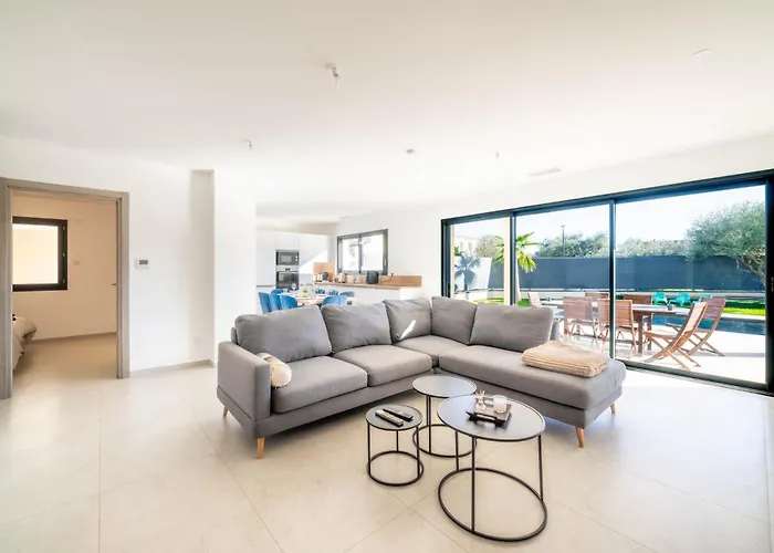 Moderne Avec Piscine