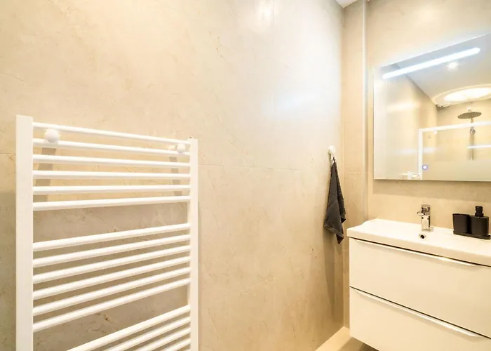 Moderne Avec Piscine Casa de Férias Beaucaire (Gard)