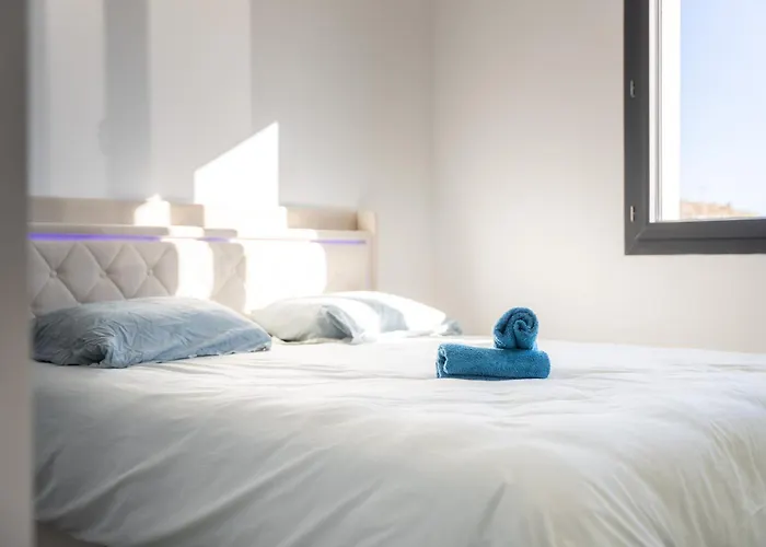 Moderne Avec Piscine Casa de Férias Beaucaire (Gard)