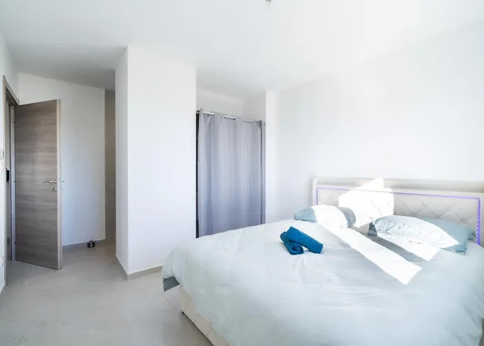 Moderne Avec Piscine Casa de Férias