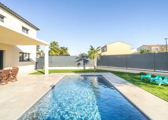 Moderne Avec Piscine Casa de Férias Beaucaire (Gard)